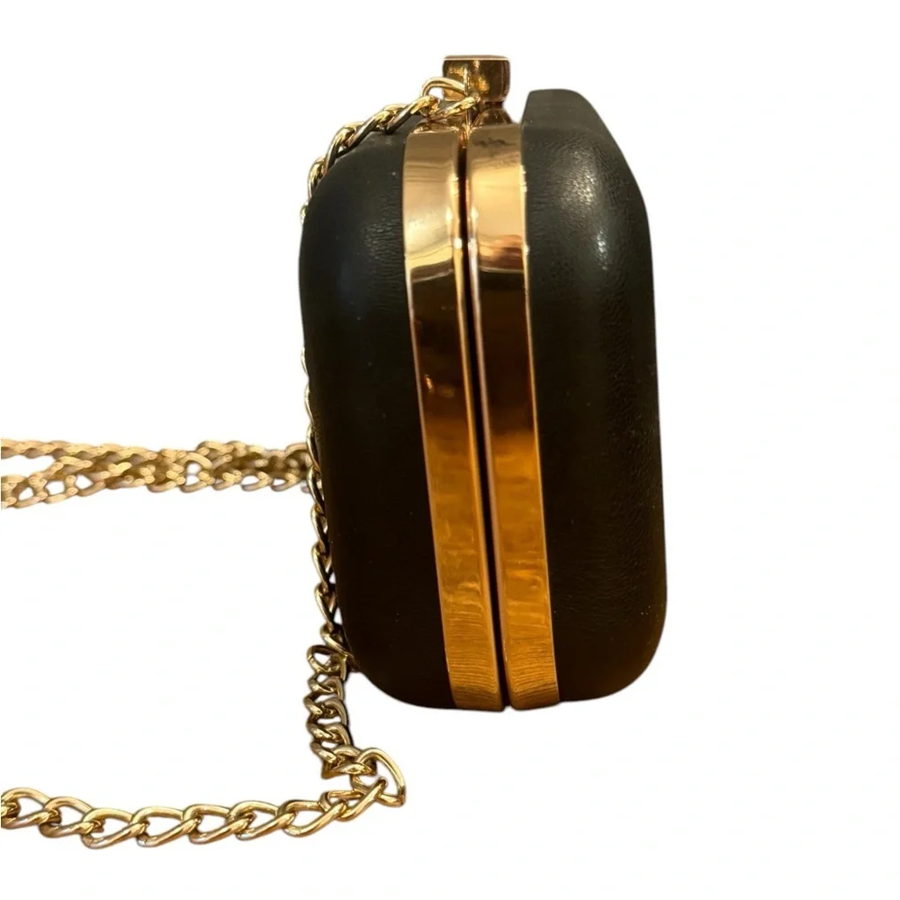 a new day hard case clutch with gold‎ chain